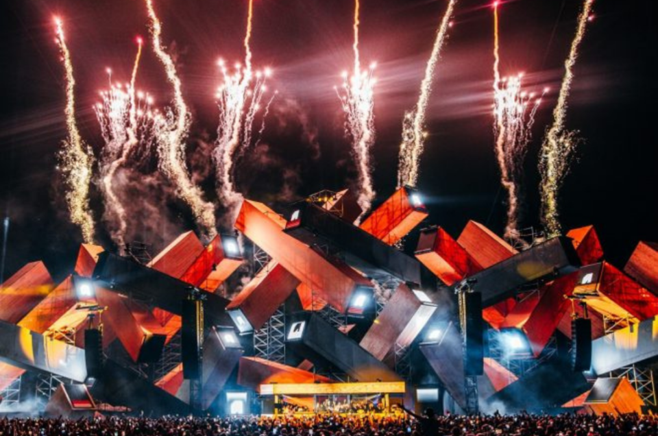 Awakenings Summer Festival 2025 ad Amsterdam, la guida completa per alloggi, voli, noleggio auto e biglietti dell’evento